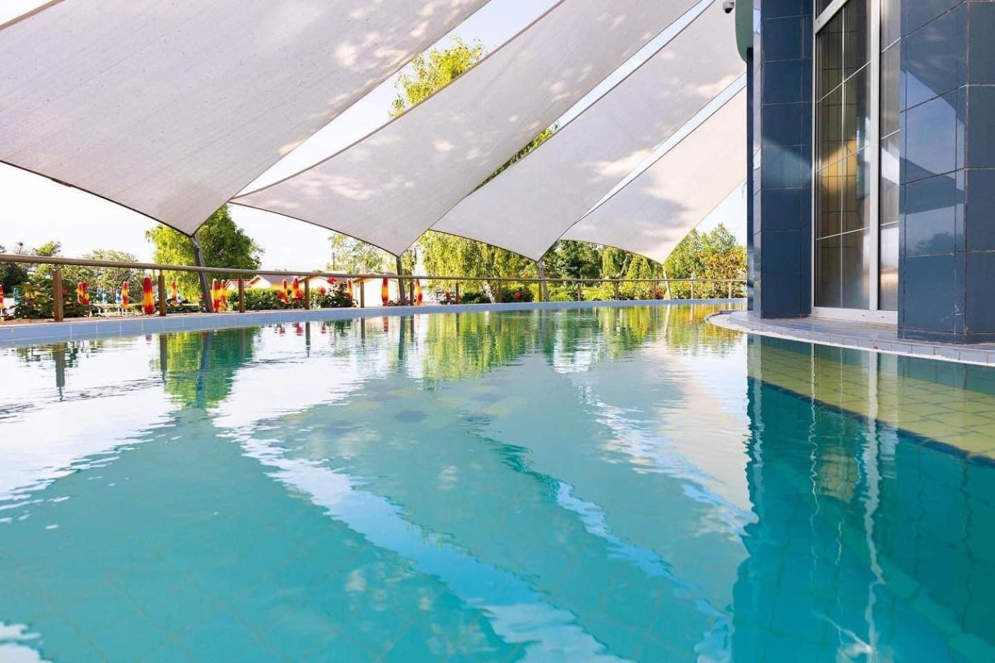 Dom Alex Pri Kupalisku Thermalpark Dunajská Streda Exteriör bild